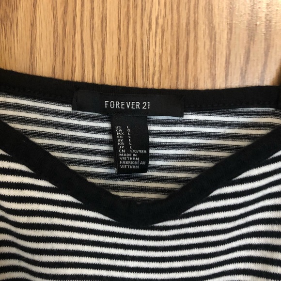 Striped crop top - Picture 2 of 2